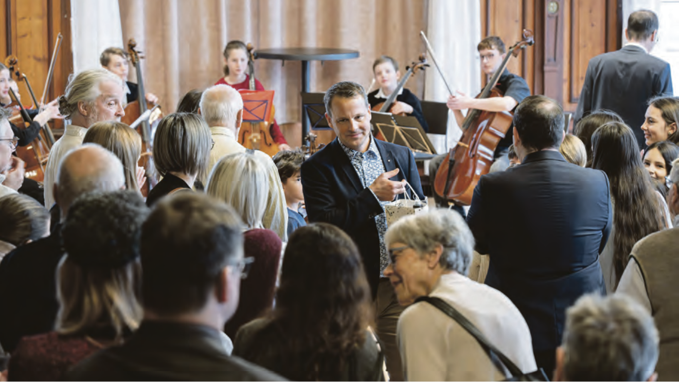 Der Stadtpräsident gratulierte dem höchsten Weinfelder persönlich.
